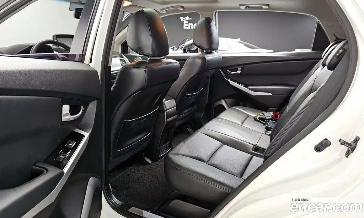 SsangYong Korando 2014 2.0 Автомат в Москве № 1344458, фото 11