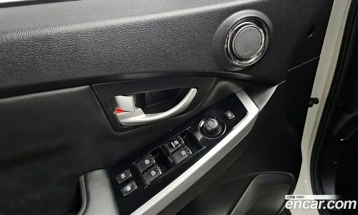 SsangYong Korando 2014 2.0 Автомат в Москве № 1344458, фото 19