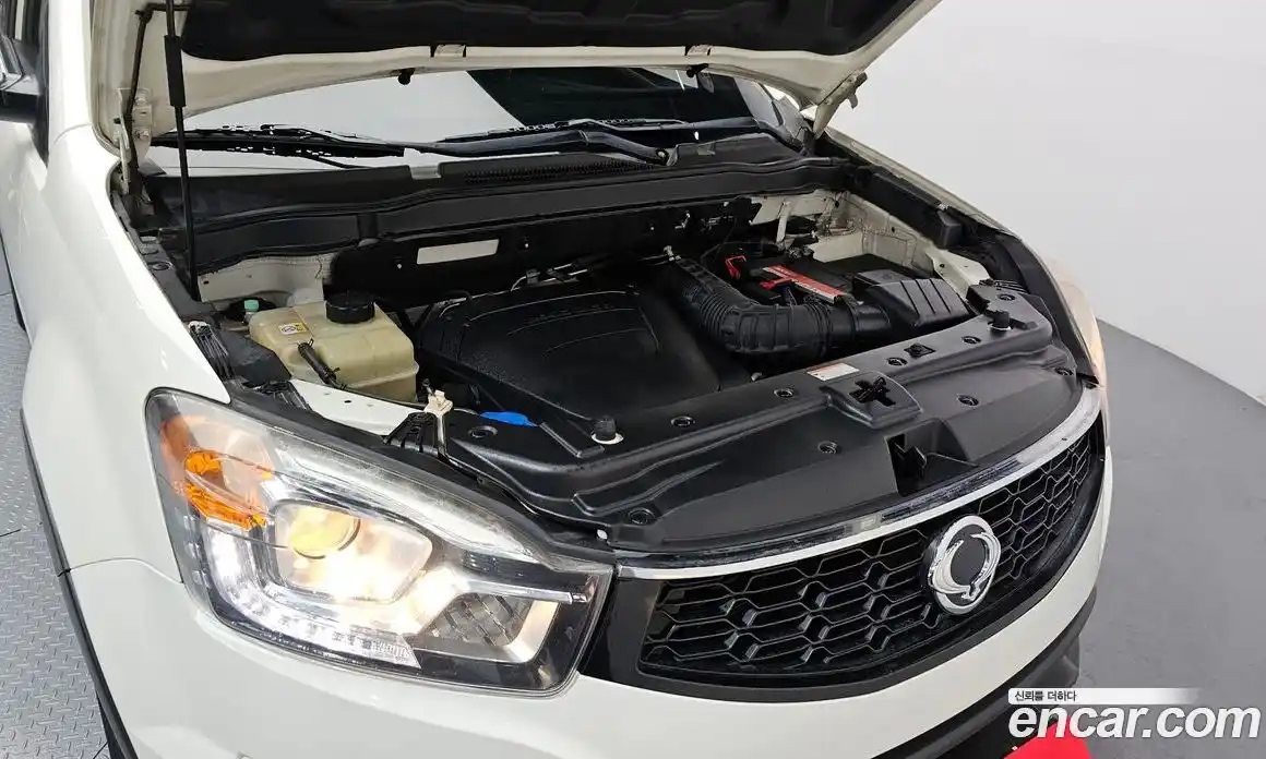 SsangYong Korando 2014 2.0 Автомат в Москве № 1344458, фото 6