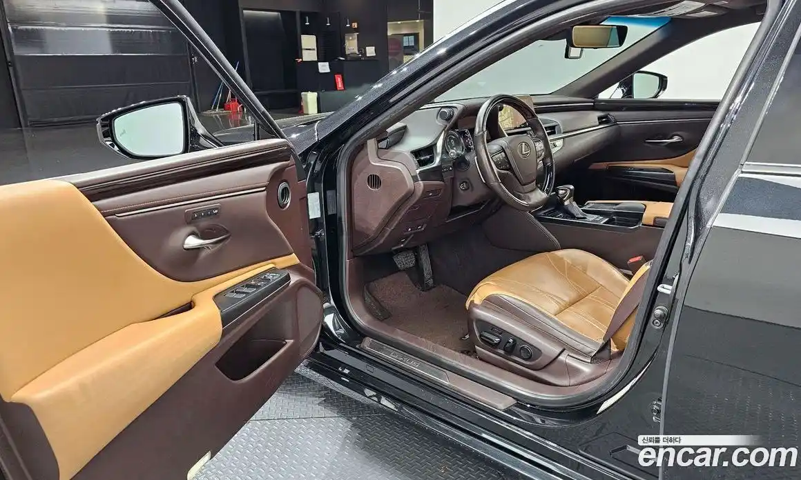 Lexus ES 2018 2.5 гидро в Москве № 1350136, фото 10