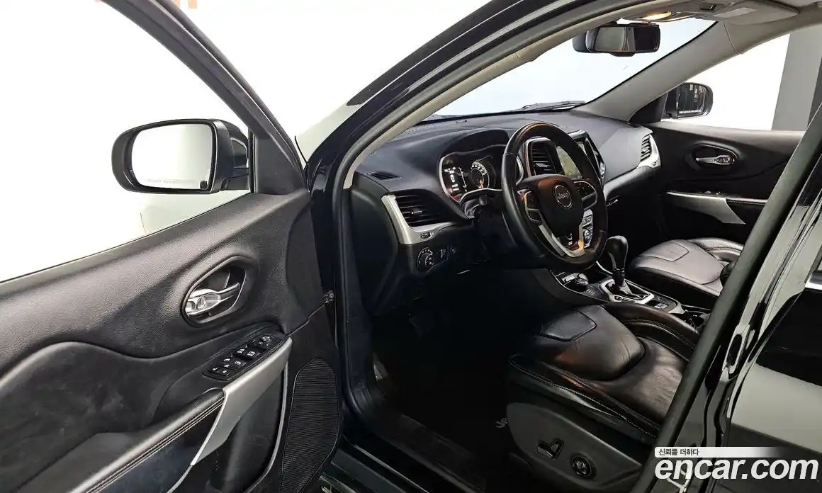 Jeep Cherokee 2017 2.2 гидро в Москве № 1350685, фото 10