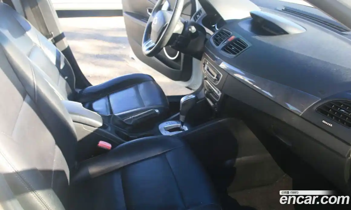 Renault SM3 2010 1.6 гидро в Москве № 153114, фото 9