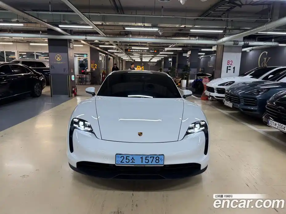 Porsche Taycan 2024 0.1 гидро в Москве № 165108, фото 3