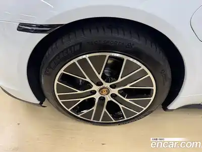 Porsche Taycan 2024 0.1 гидро в Москве № 165108, миниатюра 5
