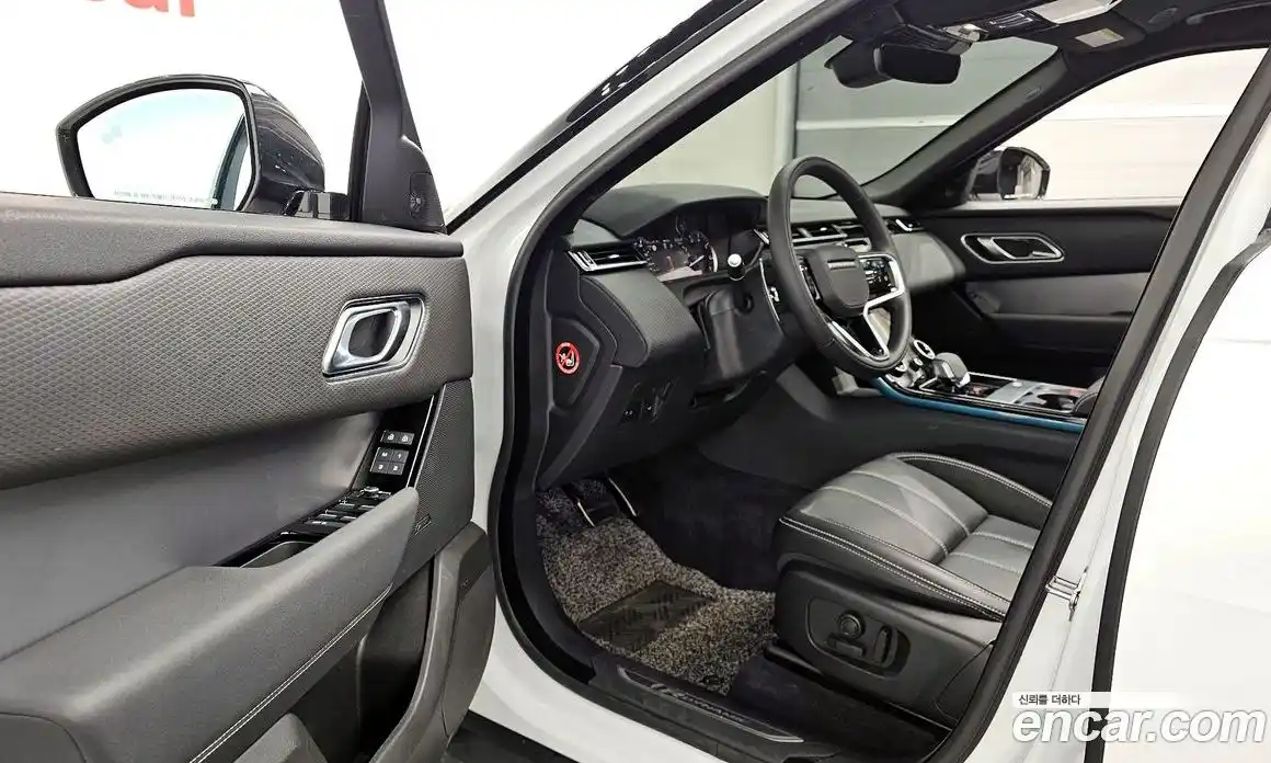 Land Rover Range-Rover Velar 2023 2.0 гидро в Москве № 166115, фото 12