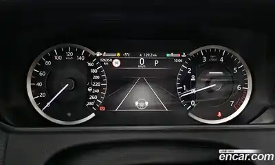 Land Rover Range-Rover Velar 2023 2.0 гидро в Москве № 166115, миниатюра 8