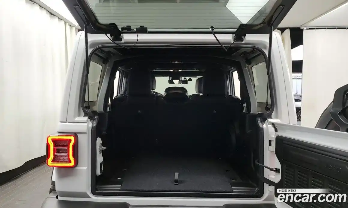 Jeep Wrangler 2021 2.0 гидро в Москве № 169731, фото 20