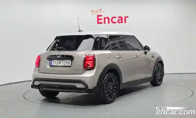 Mini Cooper 2023 1.5 гидро в Москве № 221669, миниатюра 2