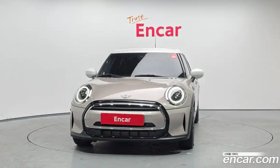 Mini Cooper 2023 1.5 гидро в Москве № 221669, фото 3