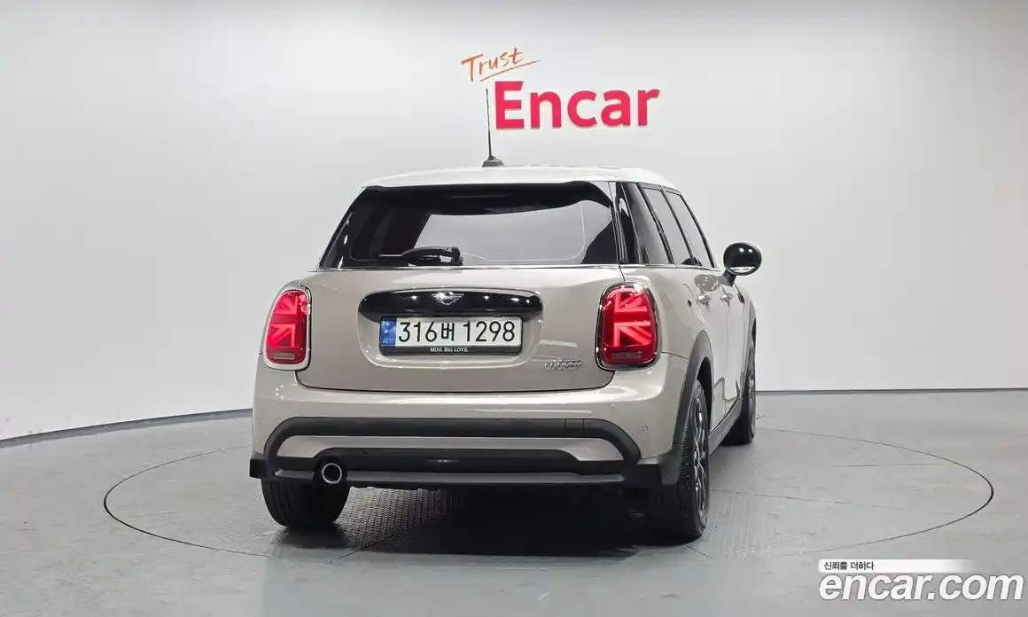 Mini Cooper 2023 1.5 гидро в Москве № 221669, фото 4