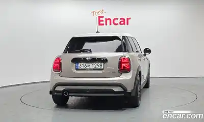 Mini Cooper 2023 1.5 гидро в Москве № 221669, миниатюра 4