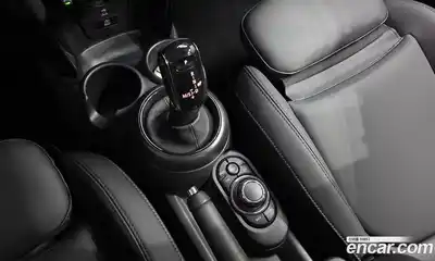 Mini Cooper 2023 1.5 гидро в Москве № 221669, миниатюра 9