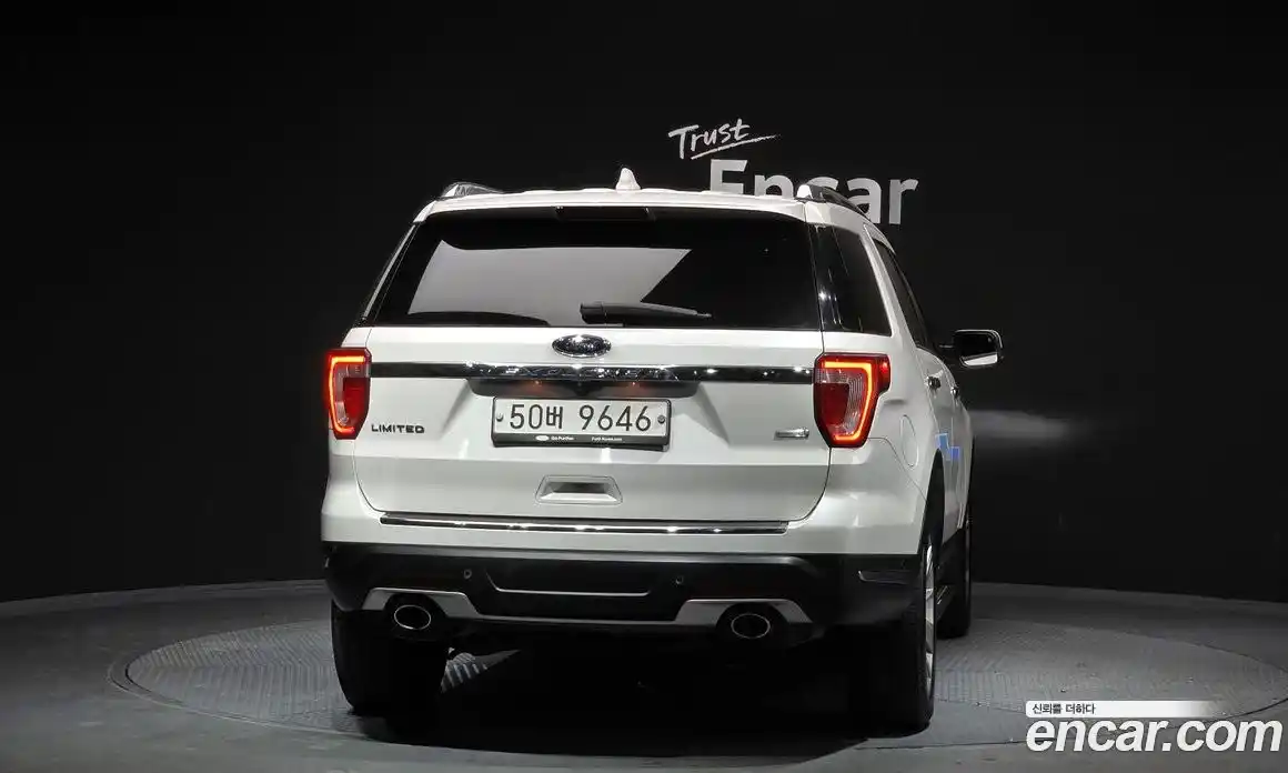 Ford Explorer 2018 2.3 гидро в Москве № 233309, фото 4