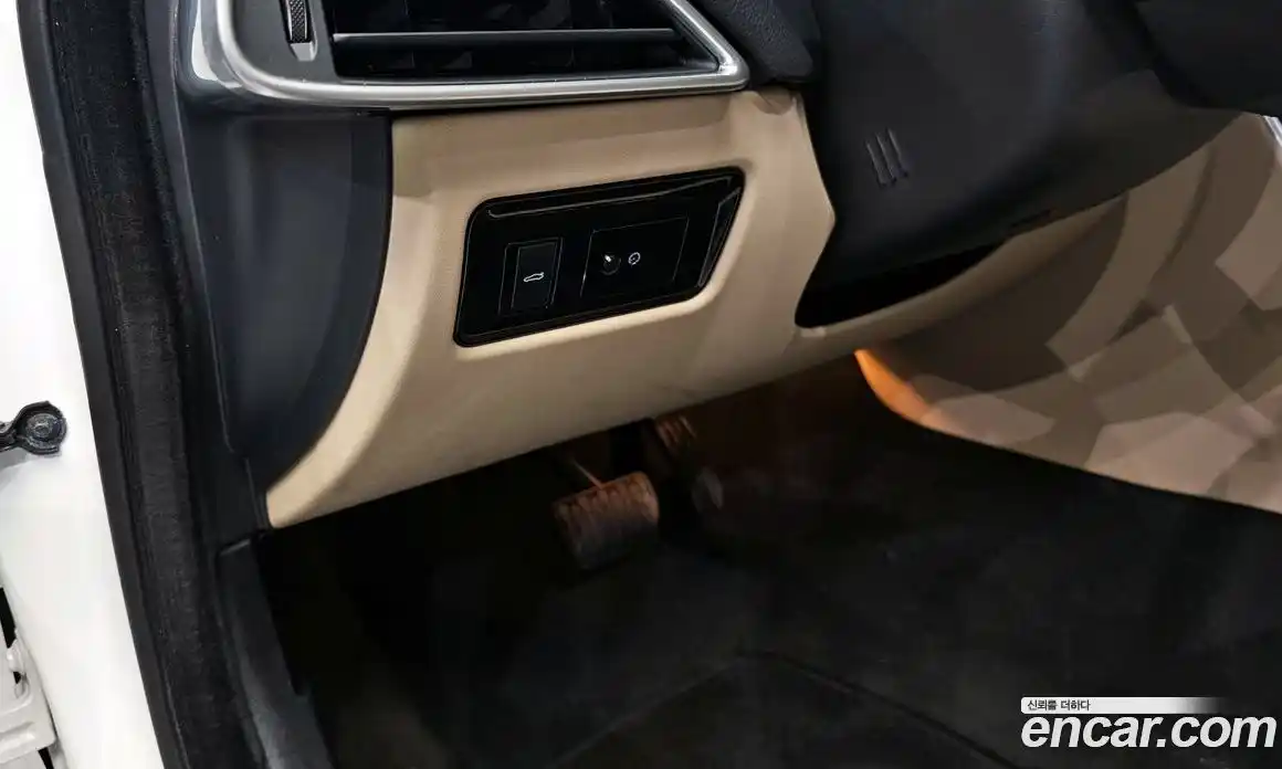 Jaguar XE 2017 2.0 гидро в Москве № 256088, фото 19