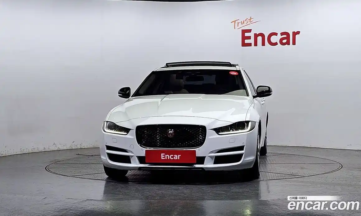 Jaguar XE 2017 2.0 гидро в Москве № 256088, фото 3