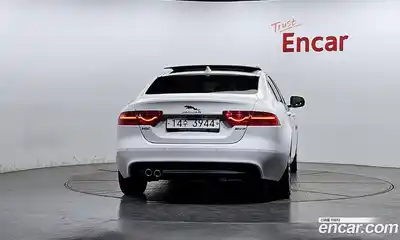 Jaguar XE 2017 2.0 гидро в Москве № 256088, миниатюра 4