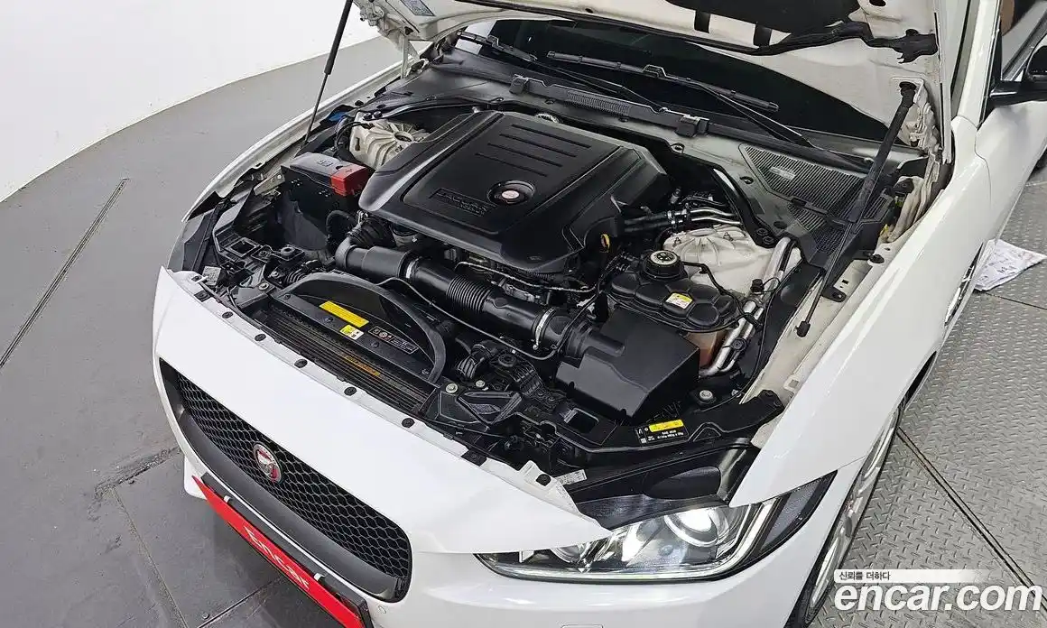 Jaguar XE 2017 2.0 гидро в Москве № 256088, фото 6