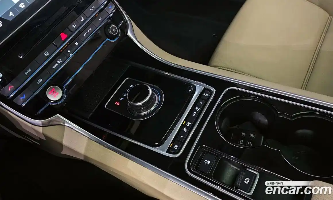 Jaguar XE 2017 2.0 гидро в Москве № 256088, фото 9