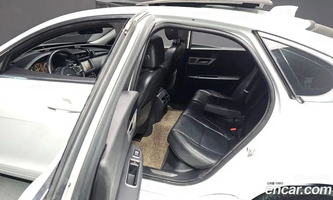 Jaguar XF 2018 2.0 гидро в Москве № 256096, фото 13