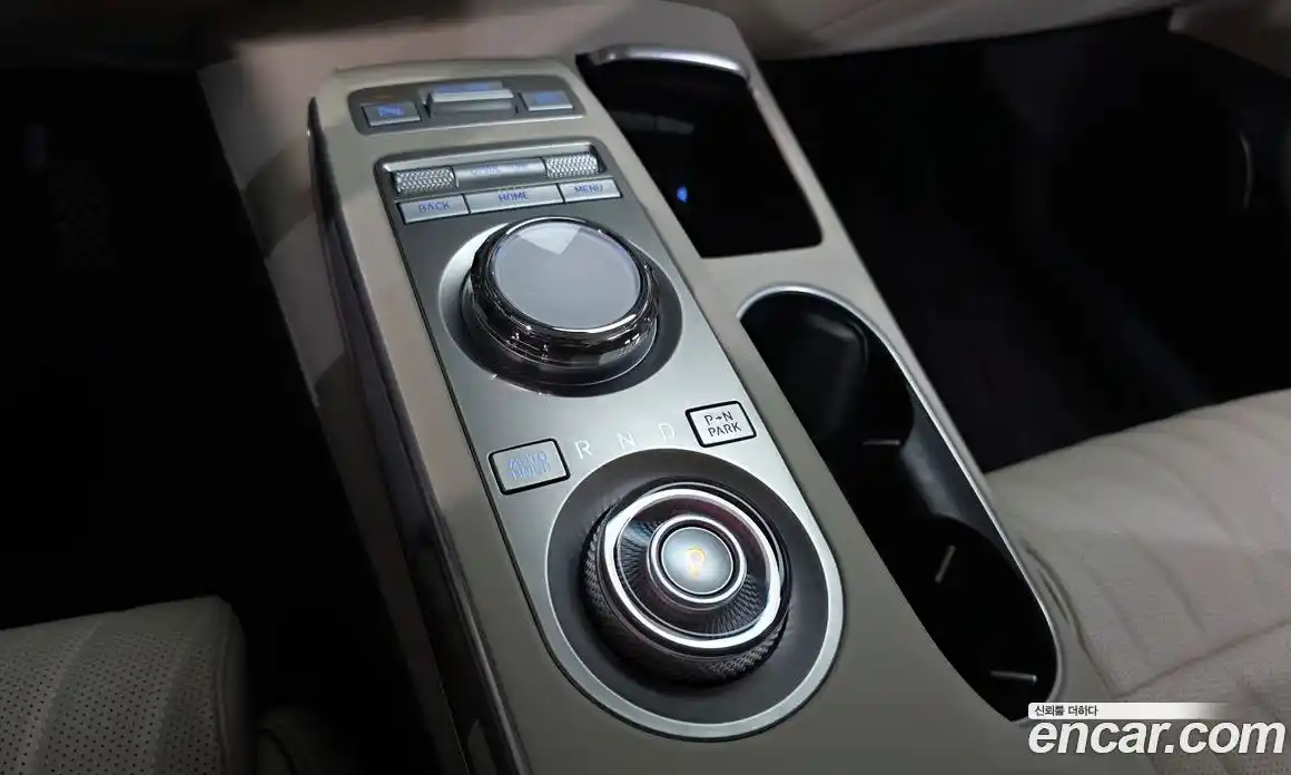Genesis GV70 2023 2.5 гидро в Москве № 27600, фото 9
