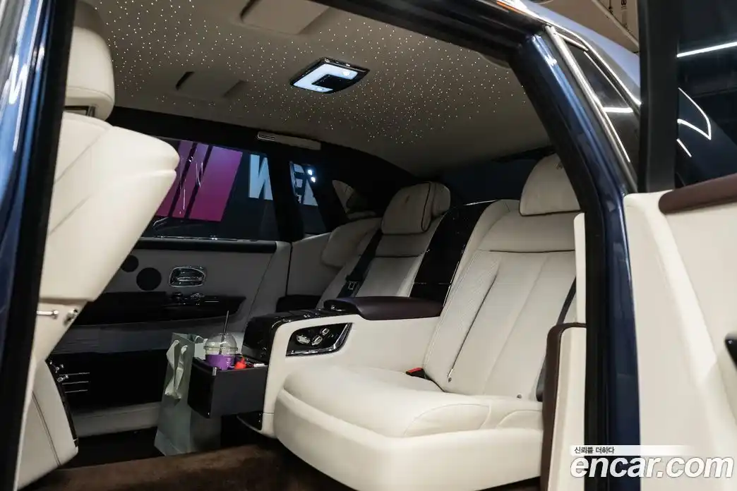 Rolls-Royce Phantom 2018 6.7 гидро в Москве № 407371, фото 7