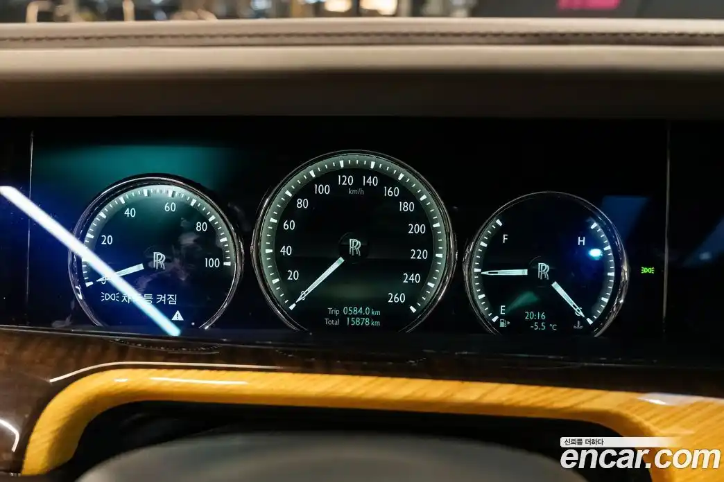 Rolls-Royce Phantom 2018 6.7 гидро в Москве № 407371, фото 9