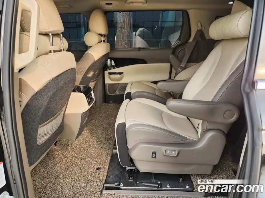 Kia Canival 2023 2.2 гидро в Москве № 124153, фото 13