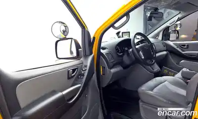 Hyundai Starex 2019 2.4 Автомат в Москве № 1317993, миниатюра 10