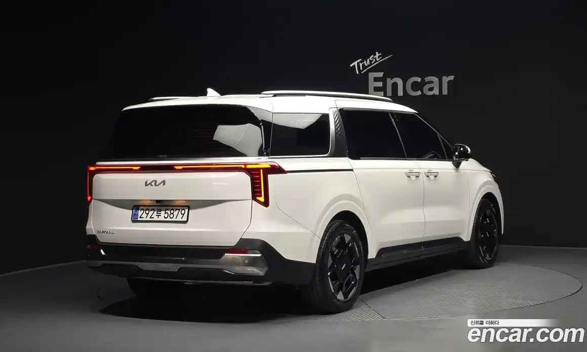 Kia Canival 2024 2.2 Автомат в Москве № 1318409, фото 2