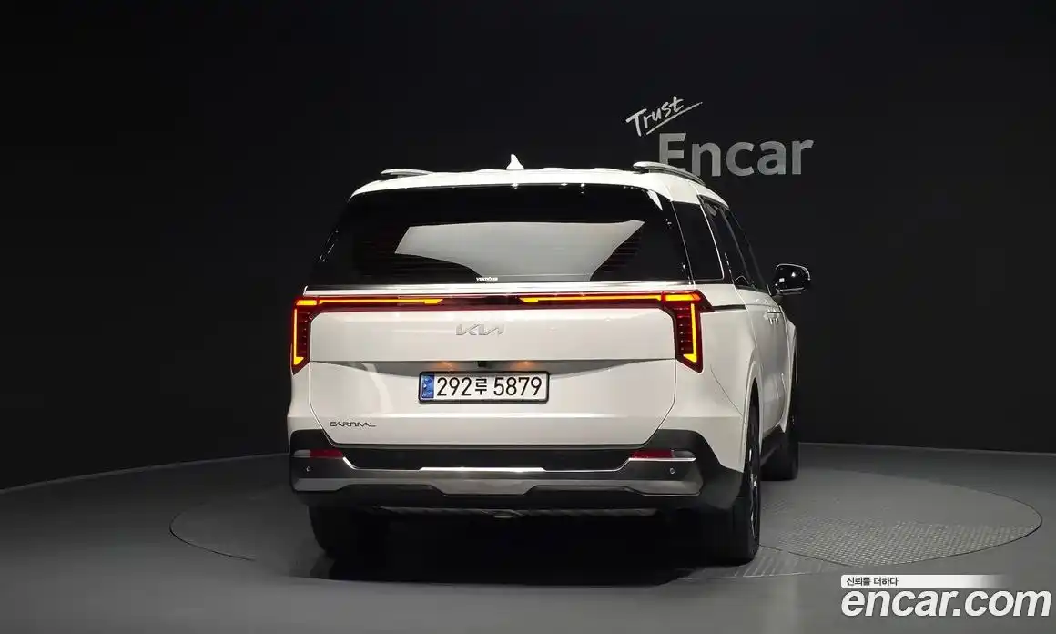 Kia Canival 2024 2.2 Автомат в Москве № 1318409, фото 4