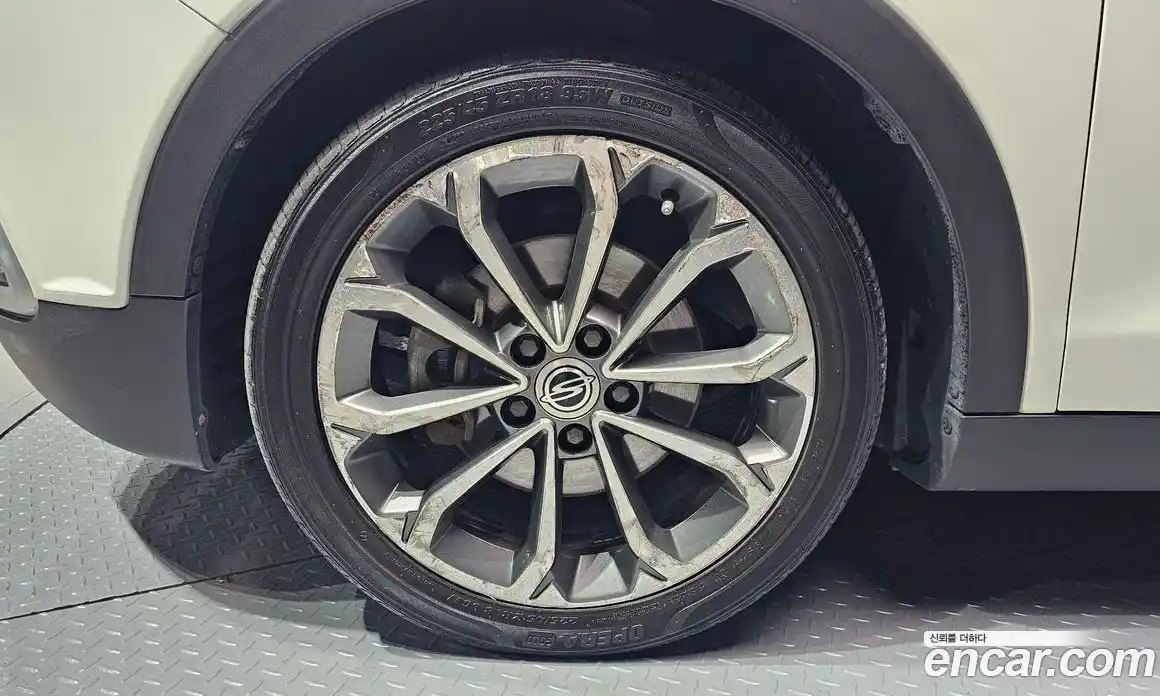 SsangYong TIBOLI 2016 1.6 Автомат в Москве № 1319620, фото 5