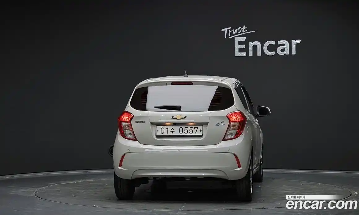 Chevrolet Spark 2016 1.0 гидро в Москве, фото 4