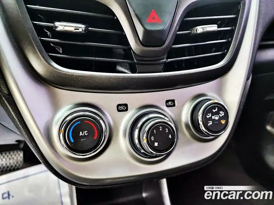 Chevrolet Spark 2016 1.0 гидро в Москве, фото 17