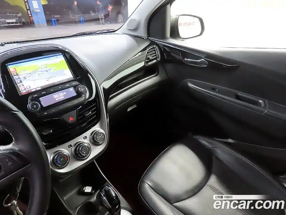 Chevrolet Spark 2016 1.0 гидро в Москве, фото 11