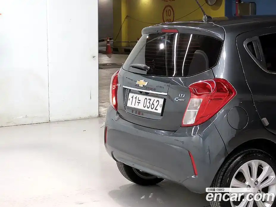 Chevrolet Spark 2016 1.0 гидро в Москве, фото 17