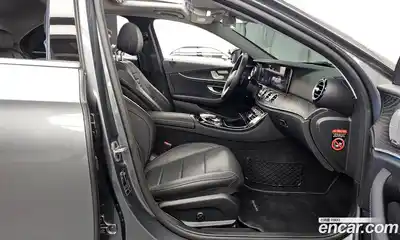Mercedes-Benz E-Class 2019 2.0 гидро в Москве № 1322318, миниатюра 11
