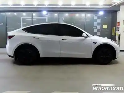 Tesla Model Y 2024 гидро в Москве № 1323222, миниатюра 3