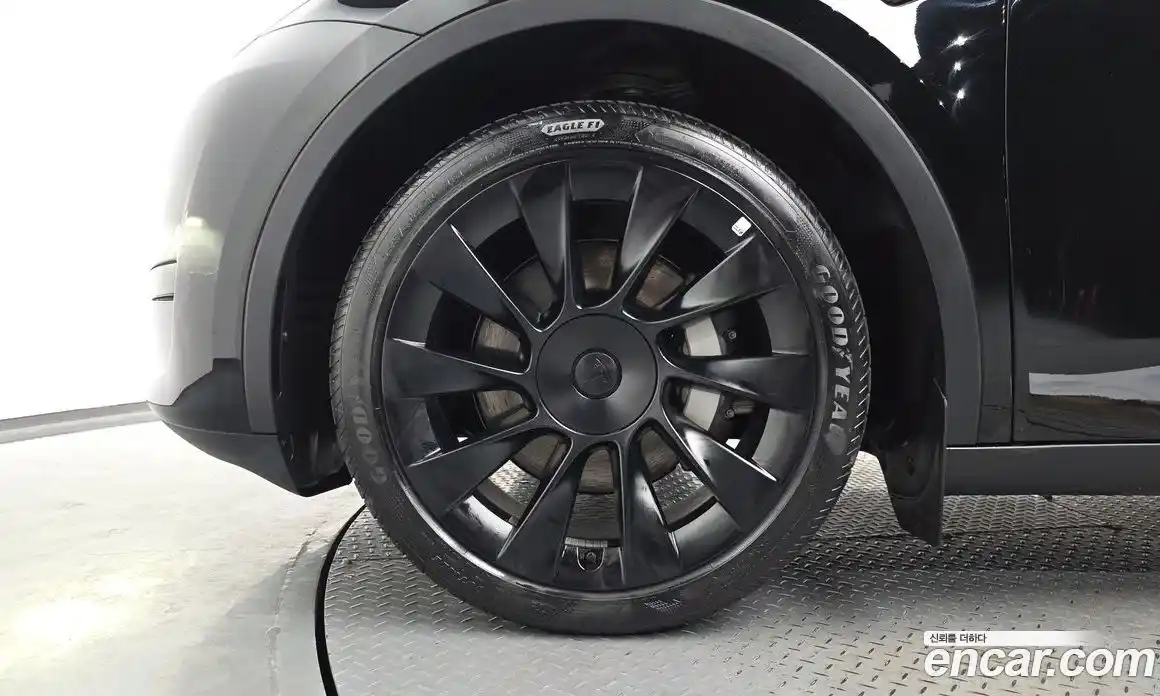 Tesla Model Y 2024 0.2 гидро в Москве № 1323242, фото 4