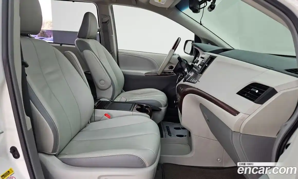 Toyota Sienna 2013 3.5 гидро в Москве № 1323837, фото 11
