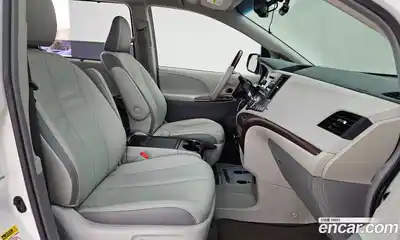 Toyota Sienna 2013 3.5 гидро в Москве № 1323837, миниатюра 11