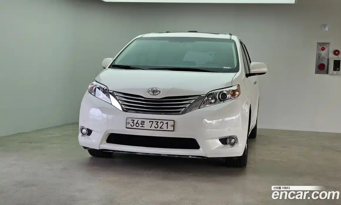 Toyota Sienna 2013 3.5 гидро в Москве № 1323837, фото 3
