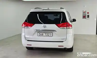 Toyota Sienna 2013 3.5 гидро в Москве № 1323837, миниатюра 4