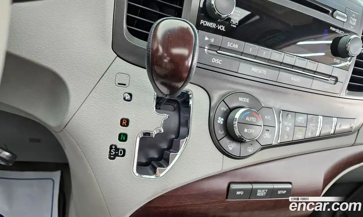 Toyota Sienna 2013 3.5 гидро в Москве № 1323837, фото 9