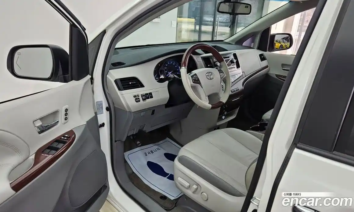 Toyota Sienna 2013 3.5 гидро в Москве № 1323837, фото 10