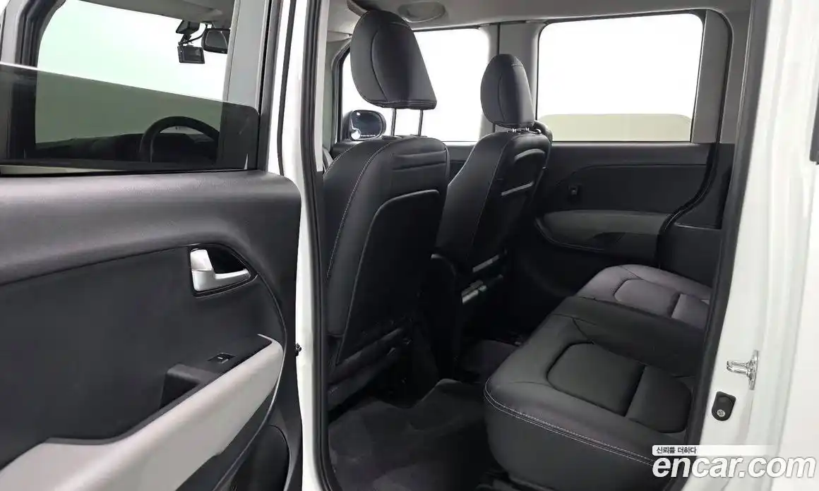 Kia Ray 2023 1.0 Автомат в Москве № 1342997, фото 11