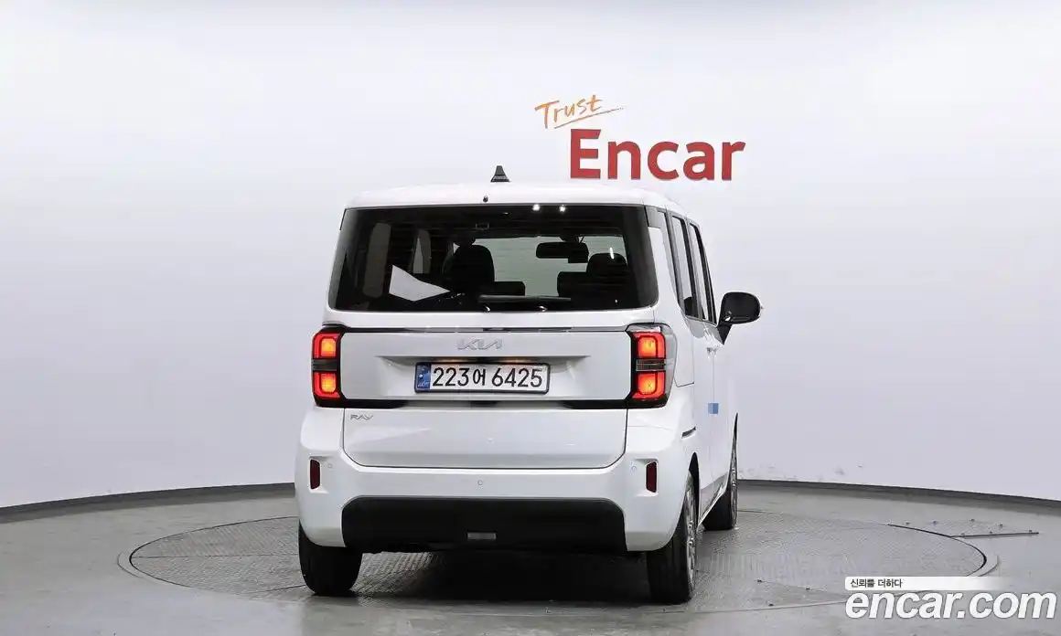 Kia Ray 2023 1.0 Автомат в Москве № 1342997, фото 4