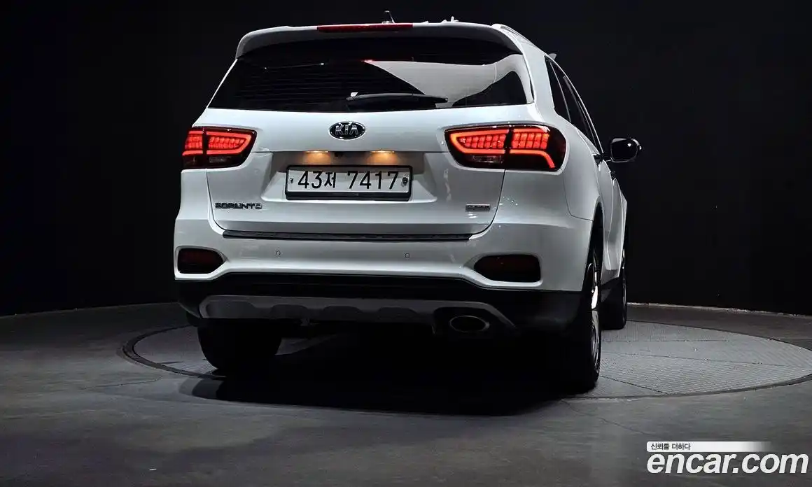 Kia Sorento 2019 2.0 Автомат в Москве № 1343046, фото 4