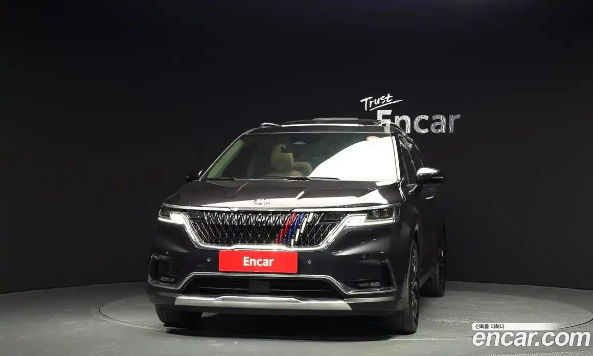 Kia Canival 2021 3.5 Автомат в Москве № 1343170, фото 3