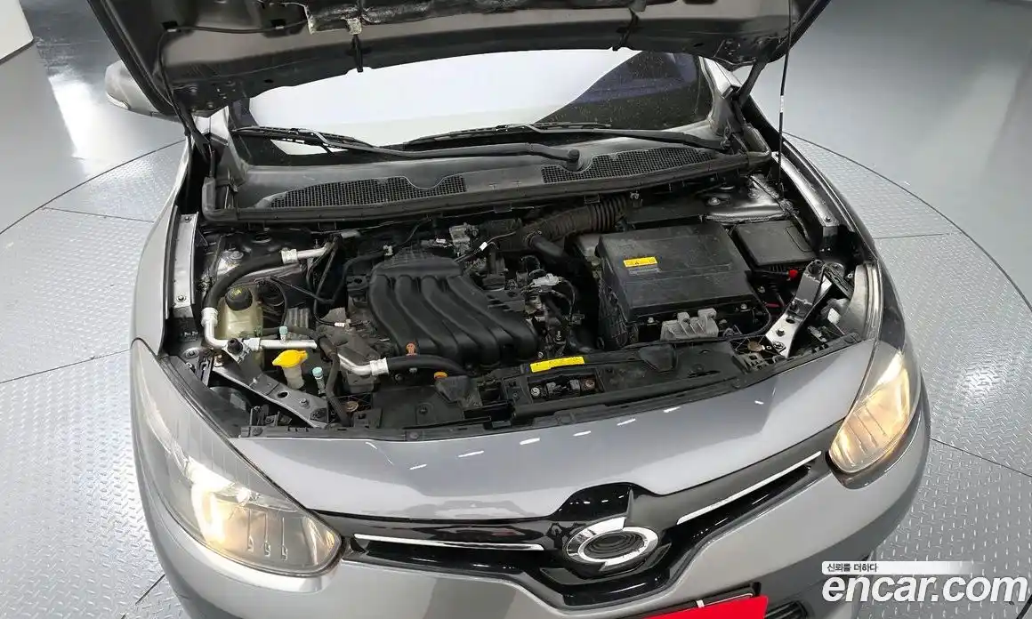 Renault SM3 2015 1.6 гидро в Москве № 1346510, фото 6