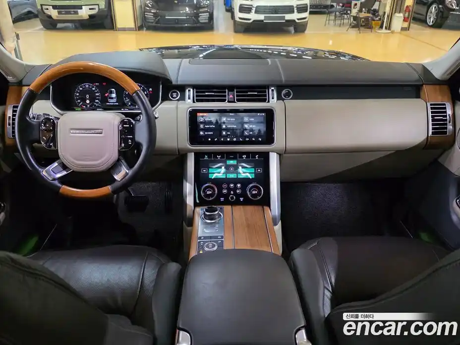 Land Rover Range-Rover 2020 5.0 гидро в Москве № 1349374, фото 7
